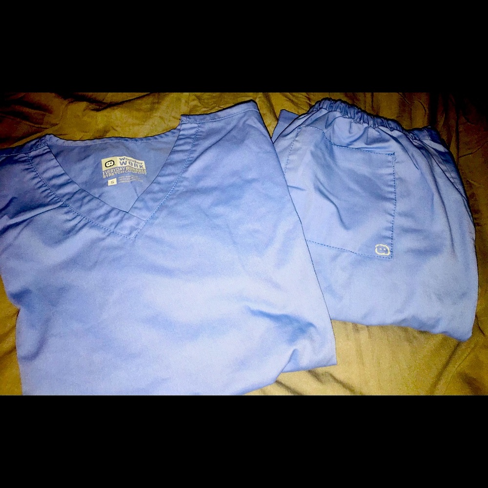 Wonder Work size small scrubs